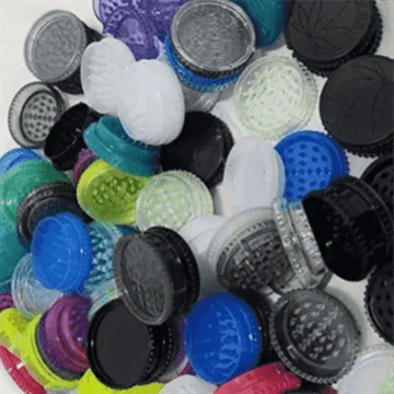 אביזרים לעישון - גריינרים, מאפרות, פאוצים