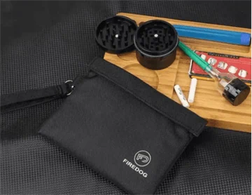 אביזרים לעישון - גריינרים, מאפרות, פאוצים