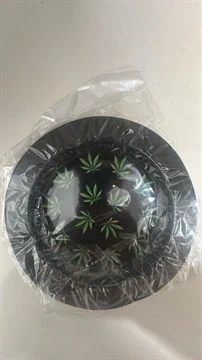 אביזרים לעישון - גריינרים, מאפרות, פאוצים